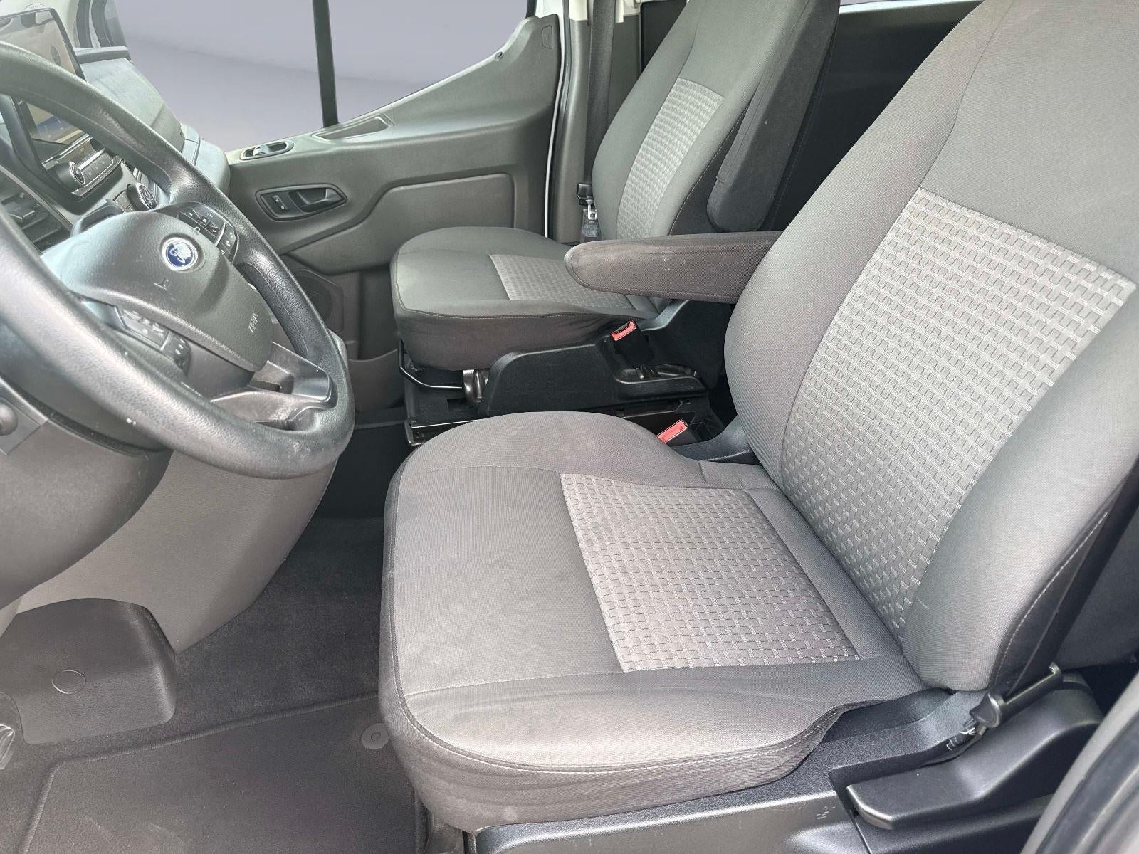 2021 Ford Transit Passenger Wagon XLT