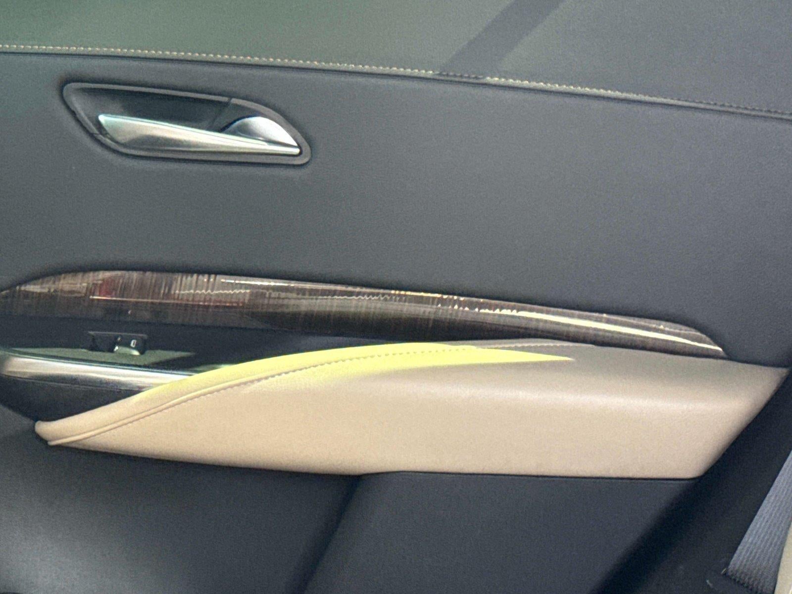 2024 Cadillac XT4 FWD Premium Luxury