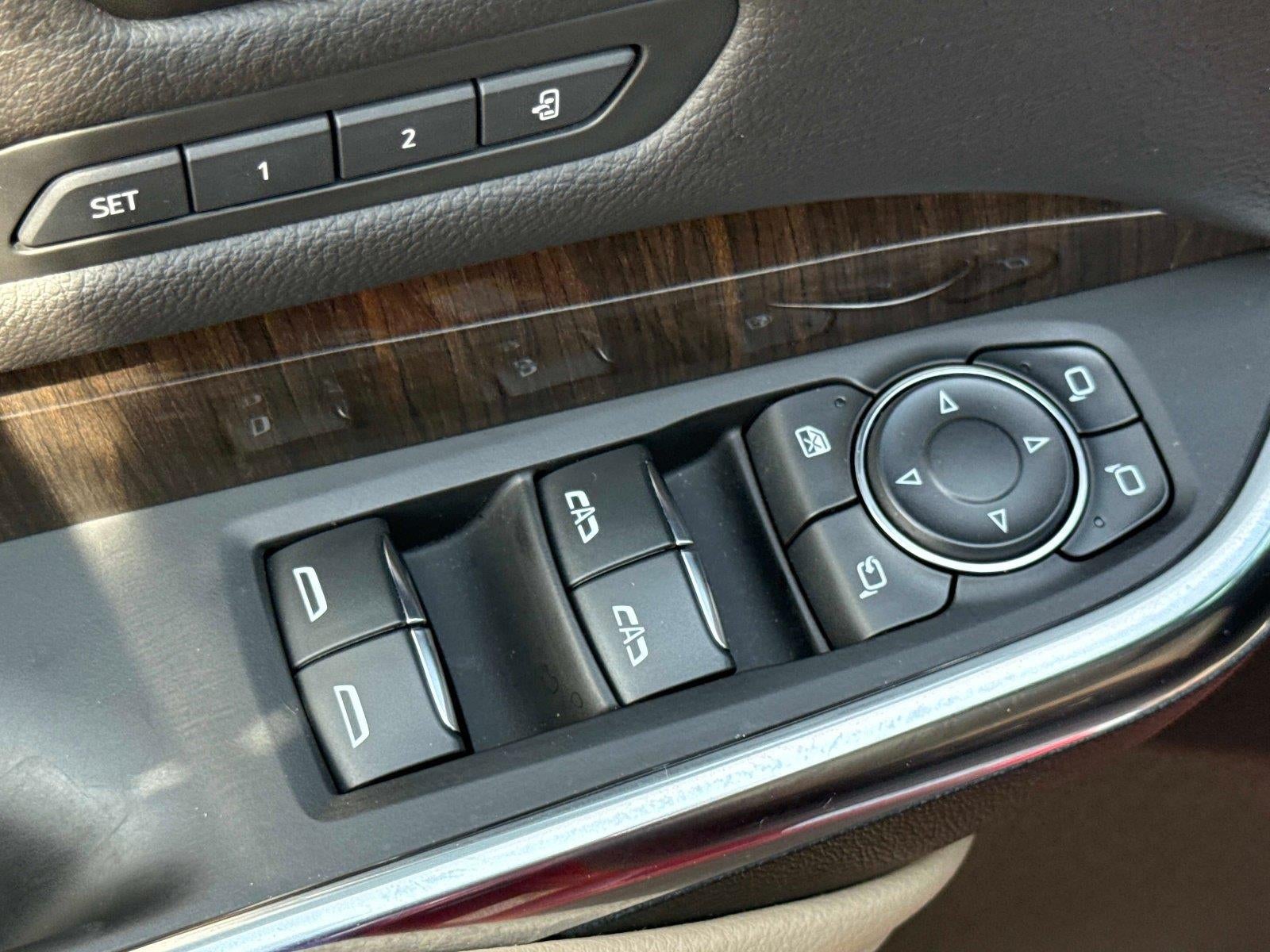 2024 Cadillac XT4 FWD Premium Luxury