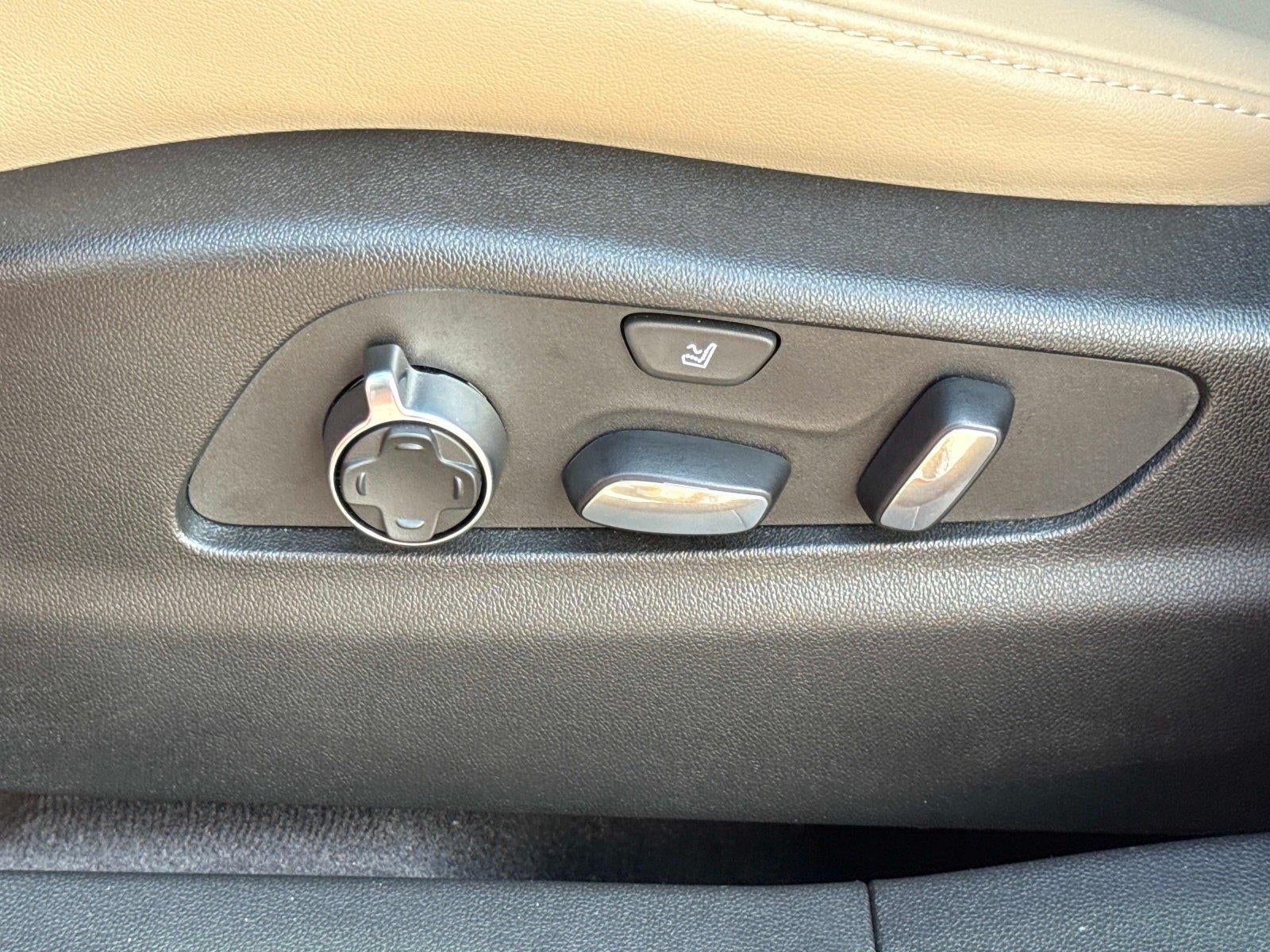 2024 Cadillac XT4 FWD Premium Luxury