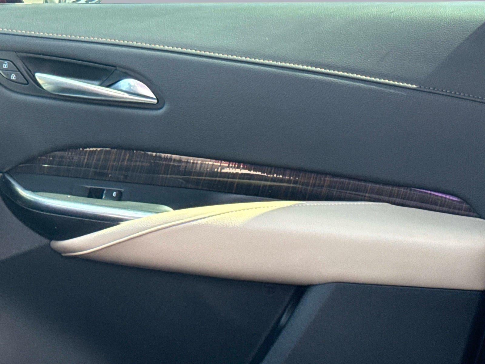2024 Cadillac XT4 FWD Premium Luxury