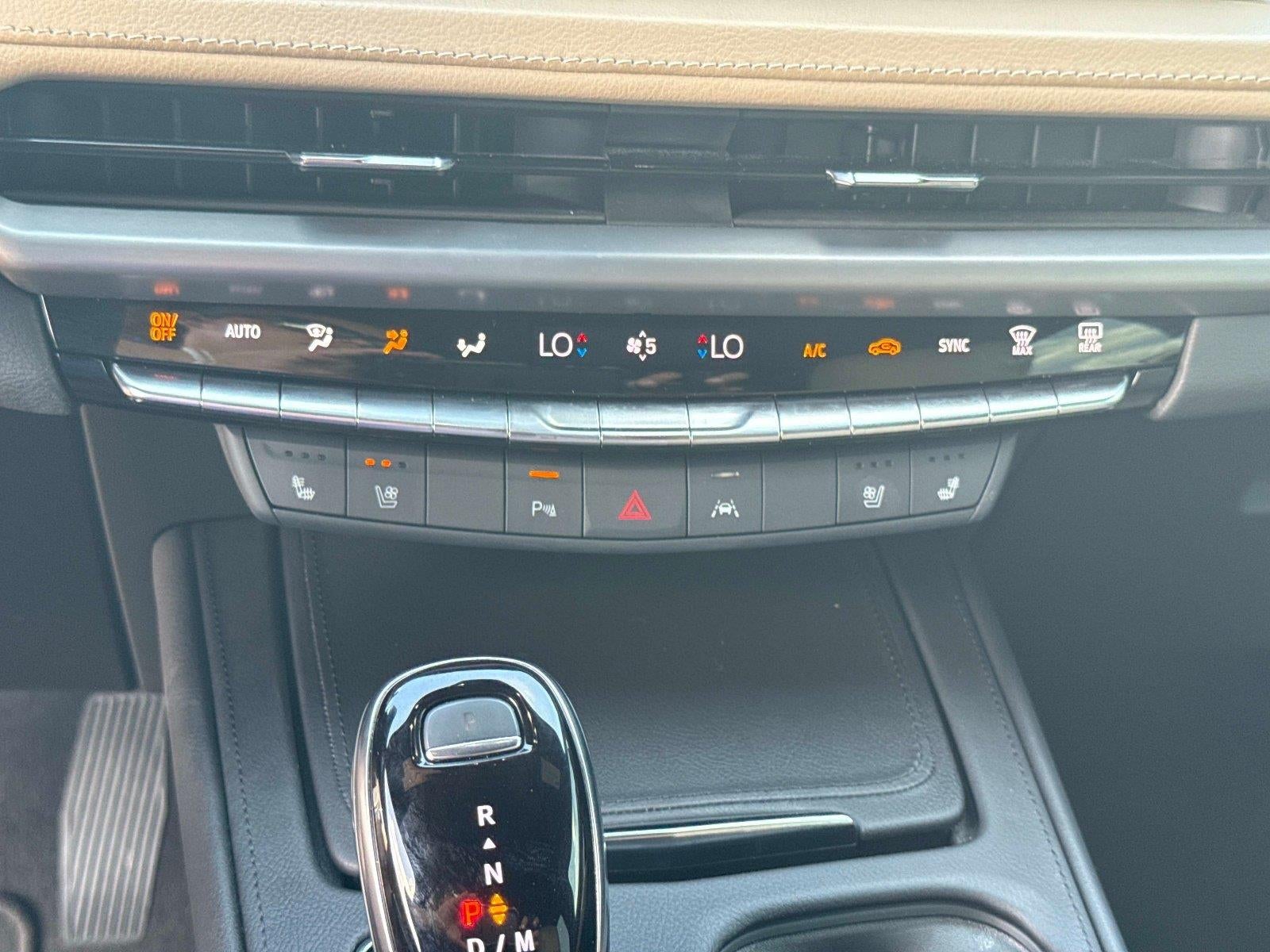 2024 Cadillac XT4 FWD Premium Luxury