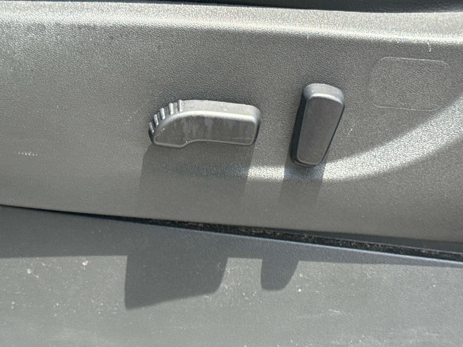 2024 Nissan Frontier SL