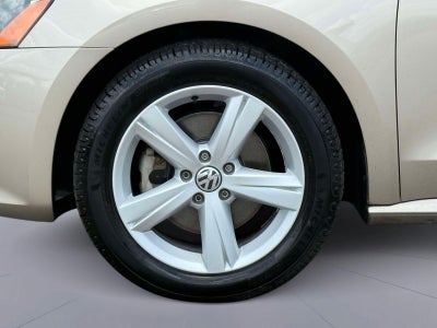 2015 Volkswagen Passat 1.8T SE