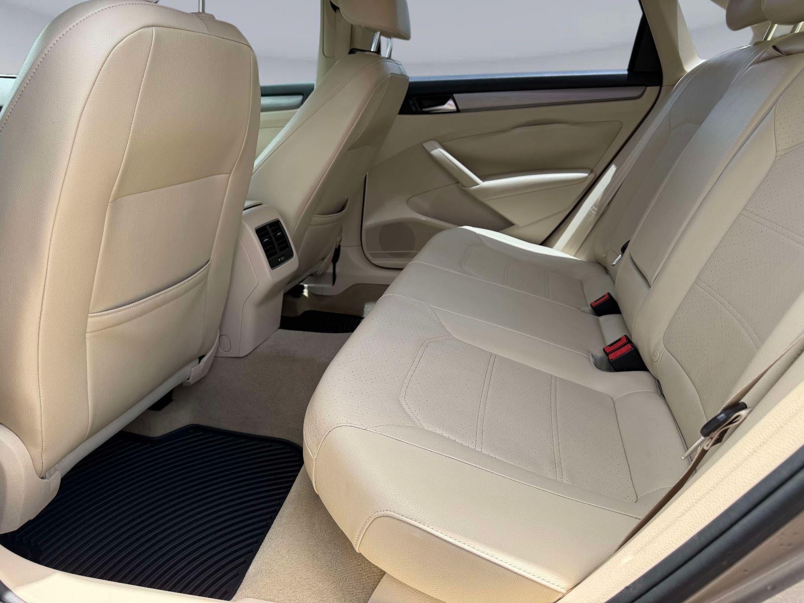 2015 Volkswagen Passat 1.8T SE