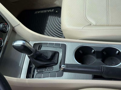 2015 Volkswagen Passat 1.8T SE