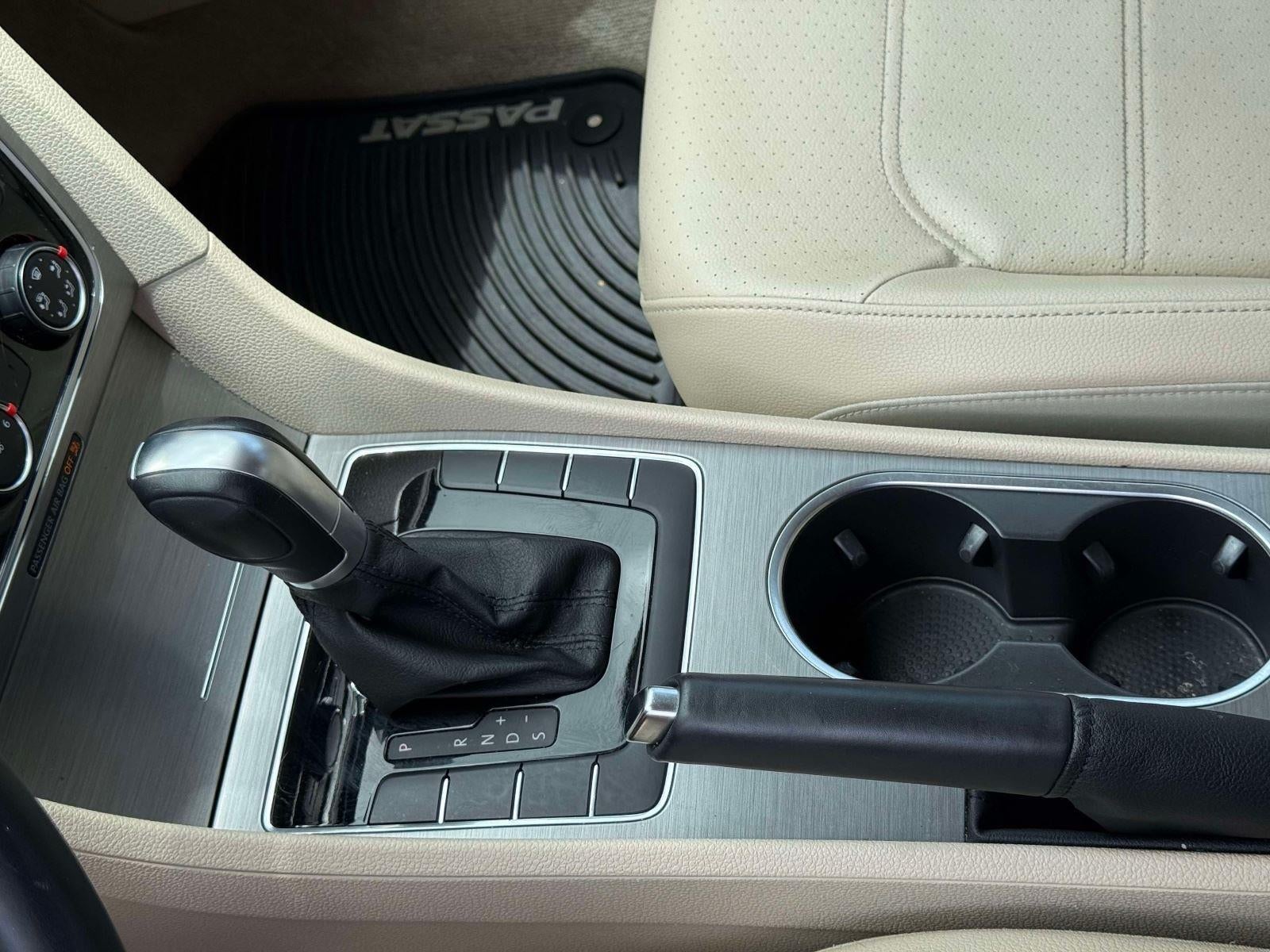 2015 Volkswagen Passat 1.8T SE