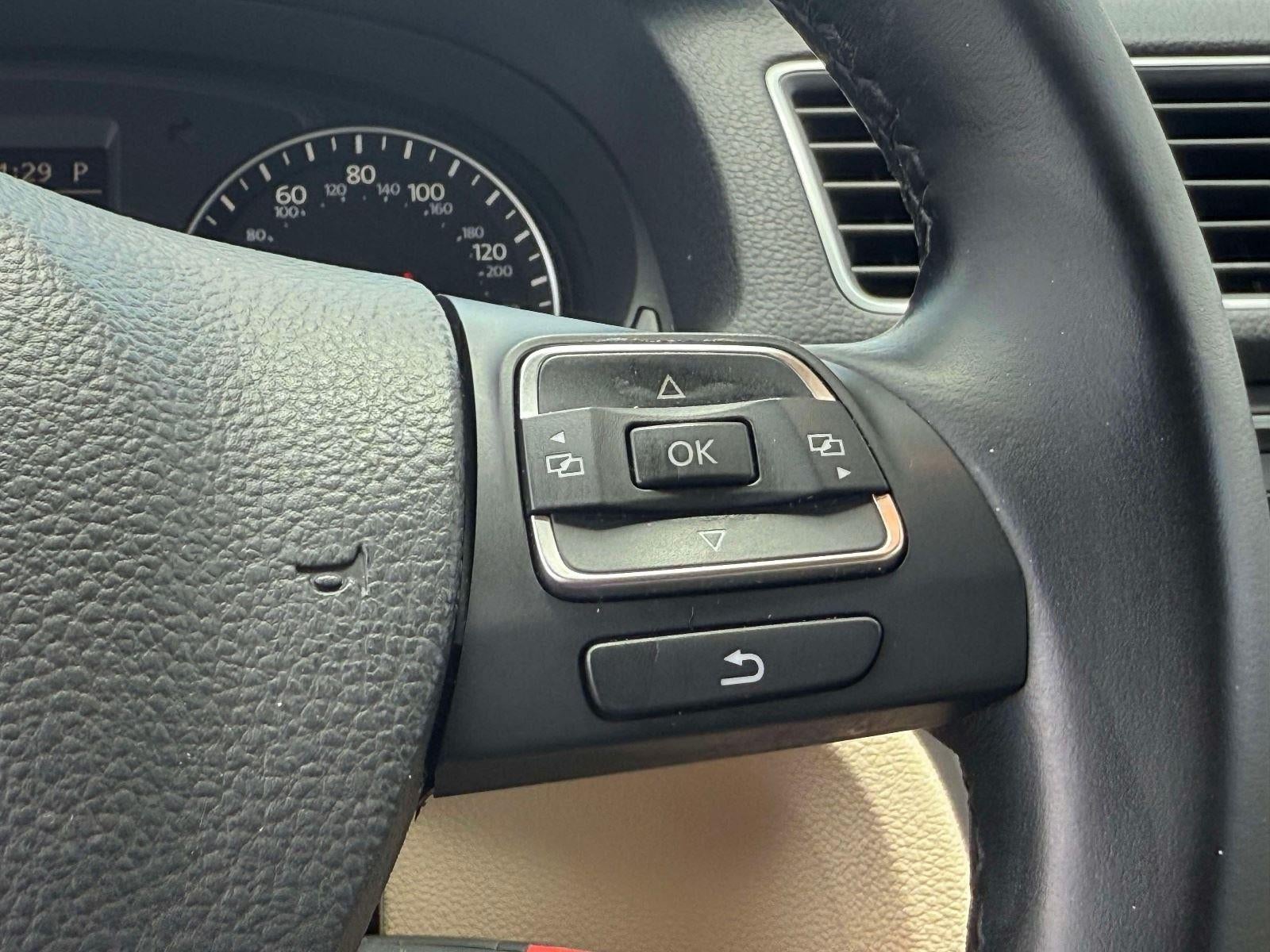 2015 Volkswagen Passat 1.8T SE