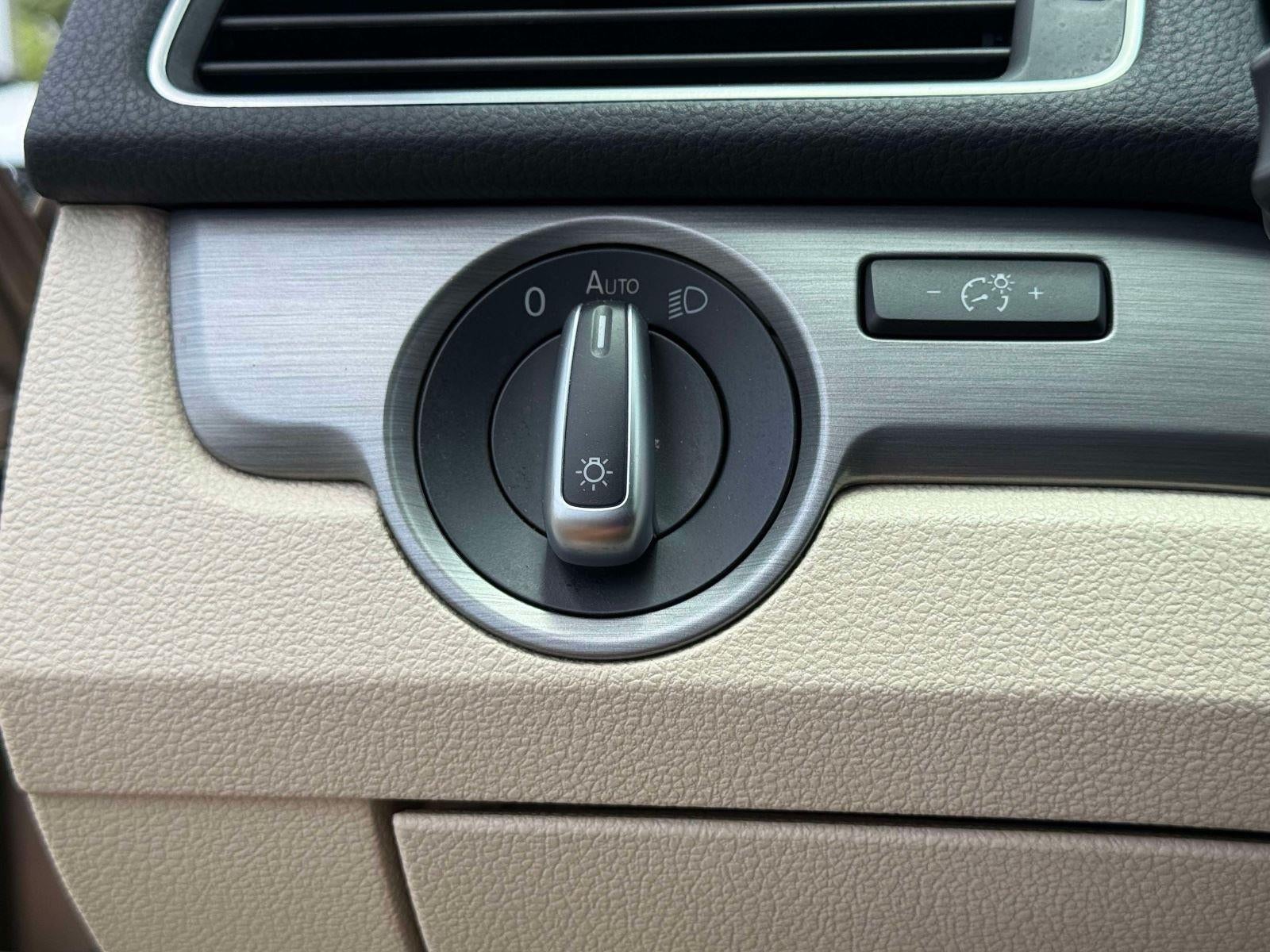 2015 Volkswagen Passat 1.8T SE