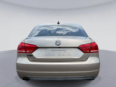 2015 Volkswagen Passat 1.8T SE