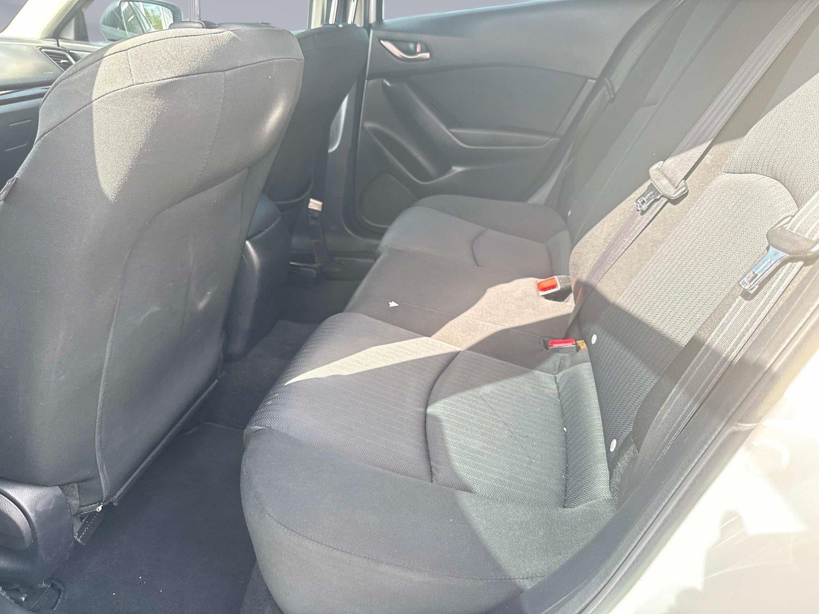 2015 Mazda Mazda3 i Sport