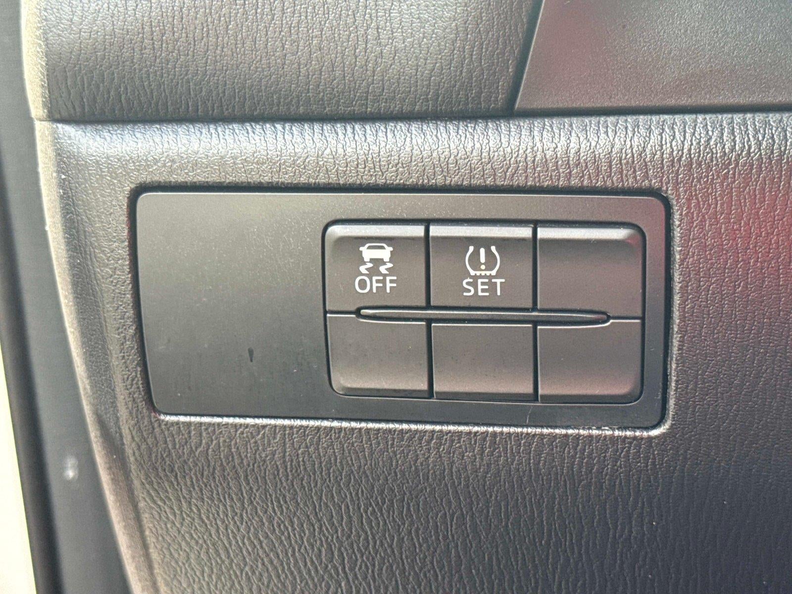 2015 Mazda Mazda3 i Sport