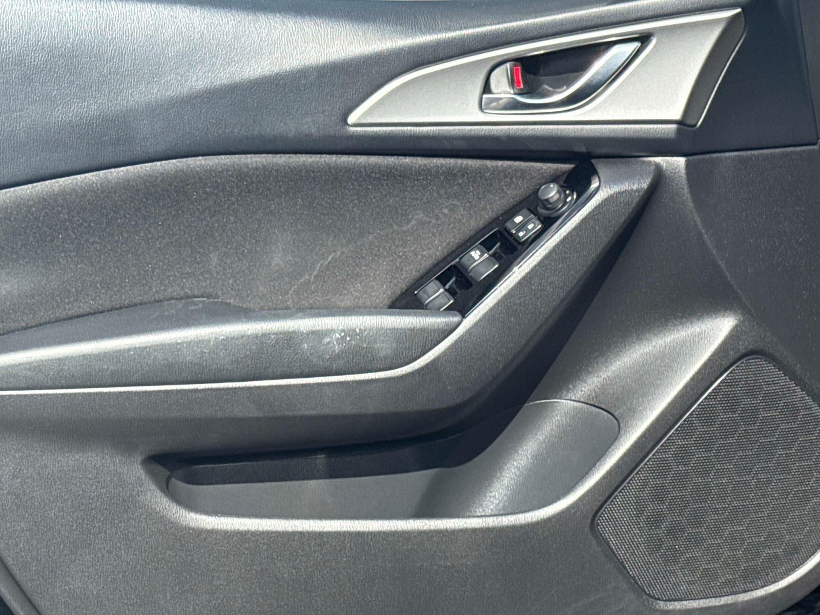 2018 Mazda Mazda3 5-Door Sport