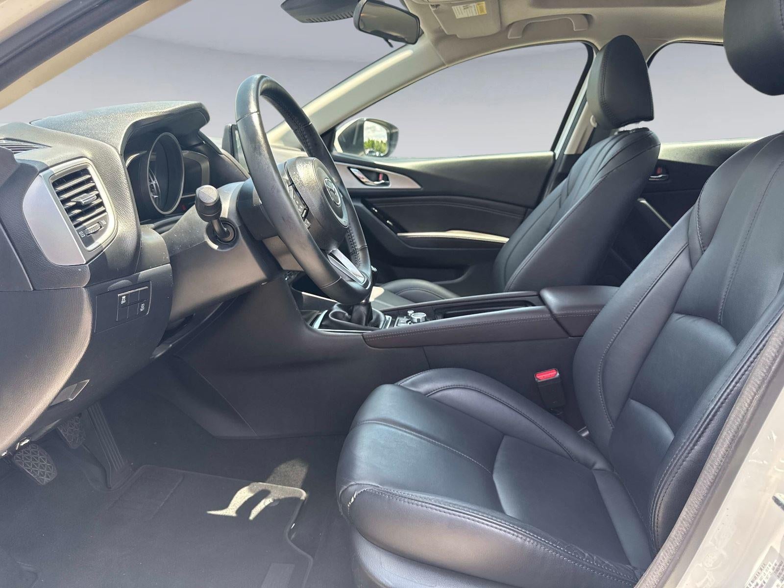 2018 Mazda Mazda3 5-Door Touring