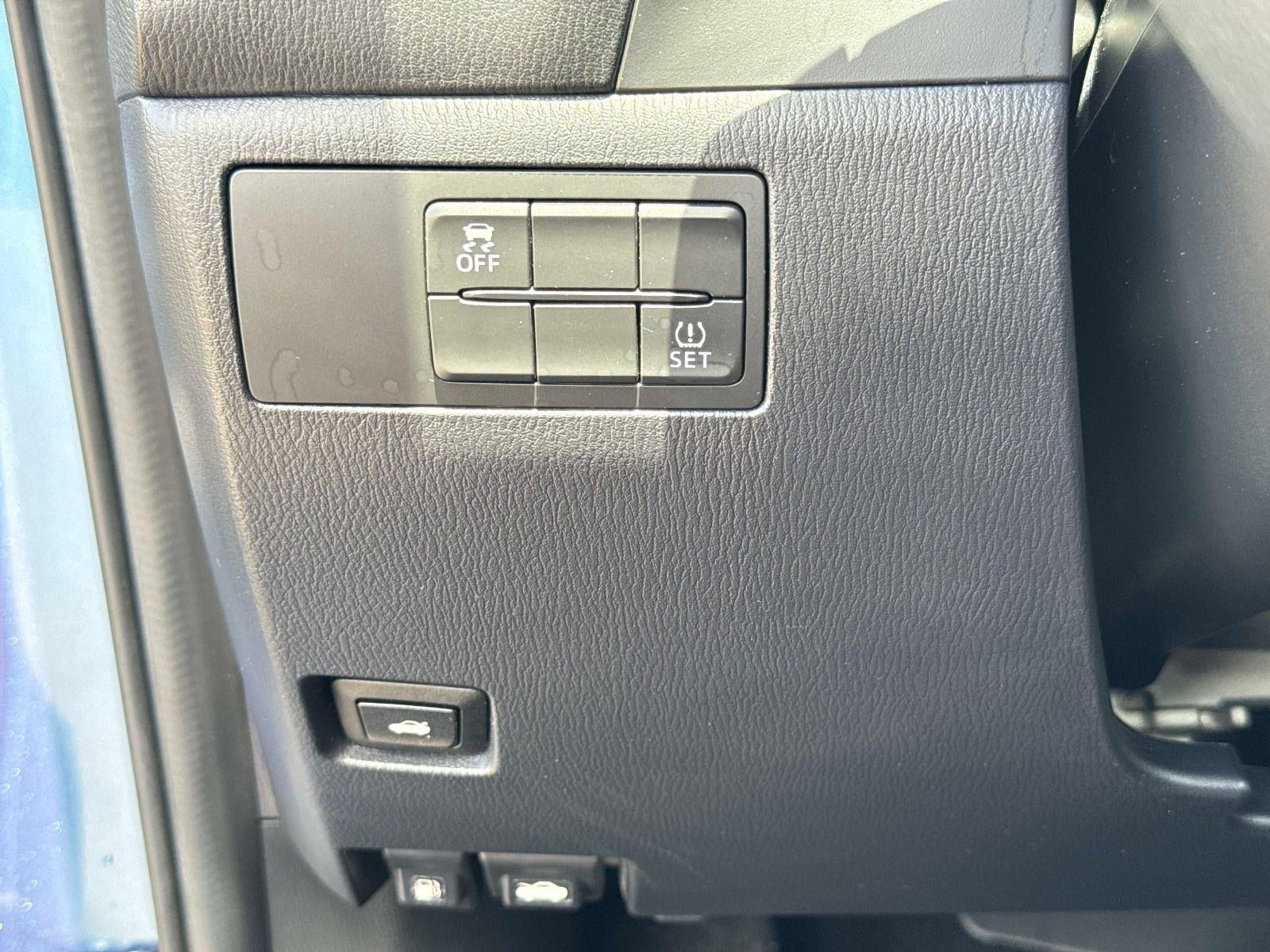 2018 Mazda Mazda3 4-Door Sport