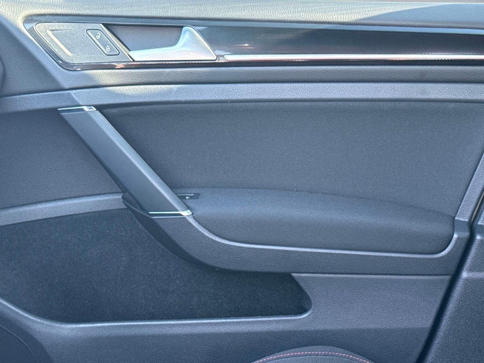 2017 Volkswagen Golf GTI S