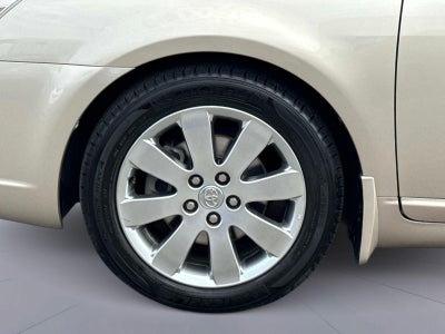 2005 Toyota AVALON Base