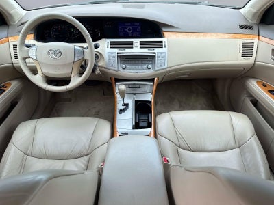 2005 Toyota AVALON Base
