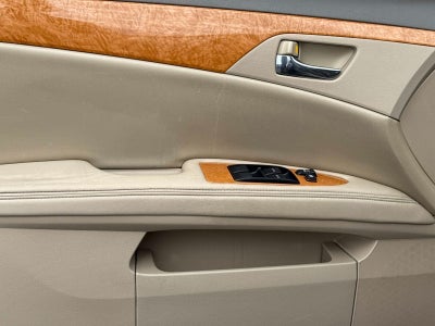 2005 Toyota AVALON Base