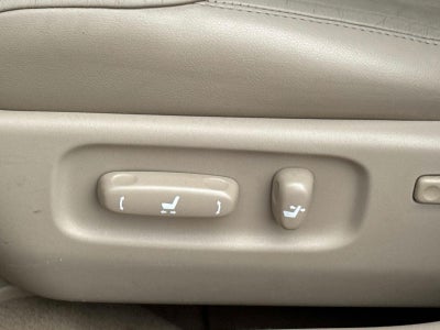 2005 Toyota AVALON Base