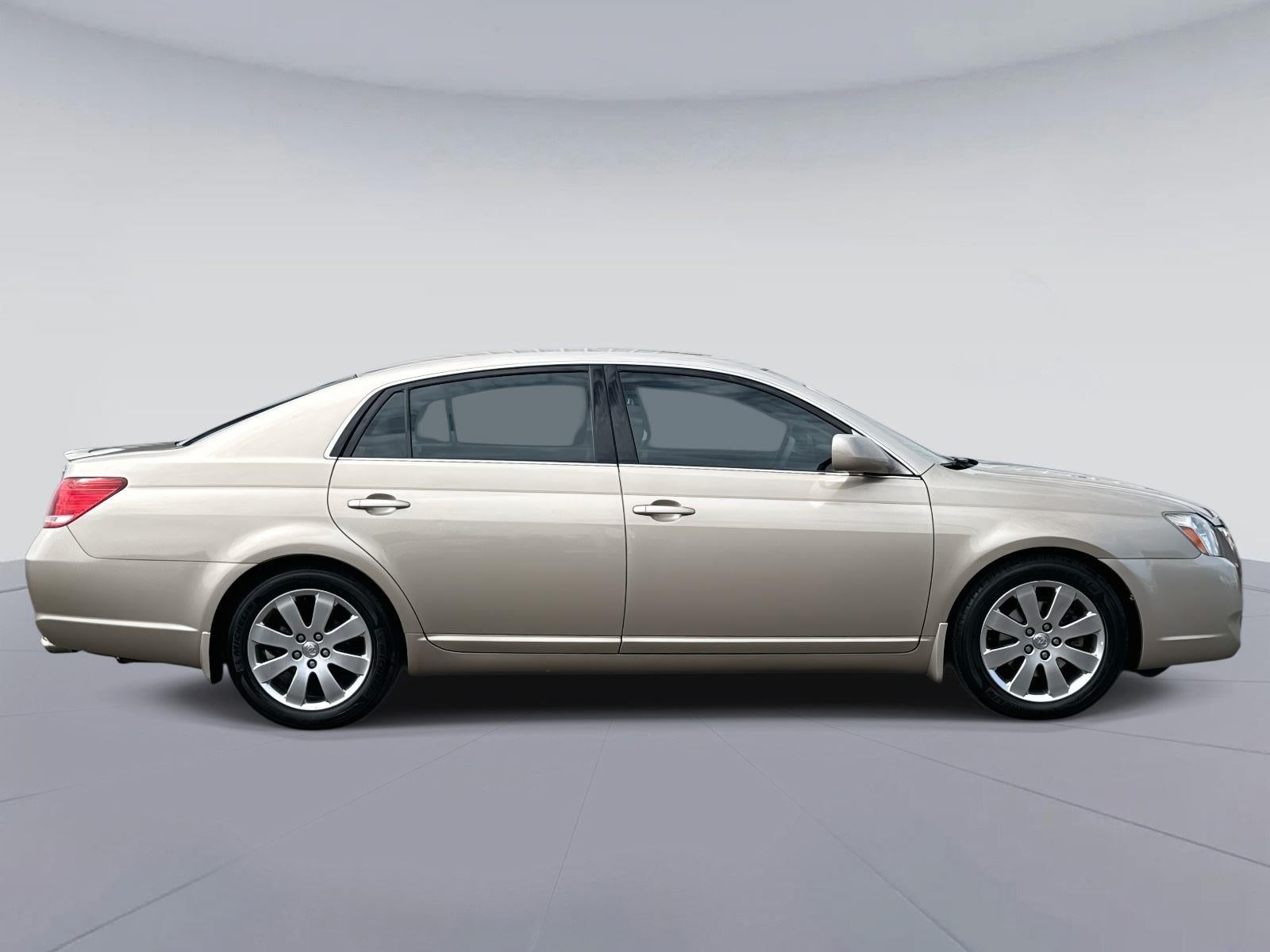 2005 Toyota AVALON Base