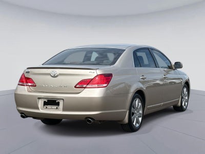 2005 Toyota AVALON Base