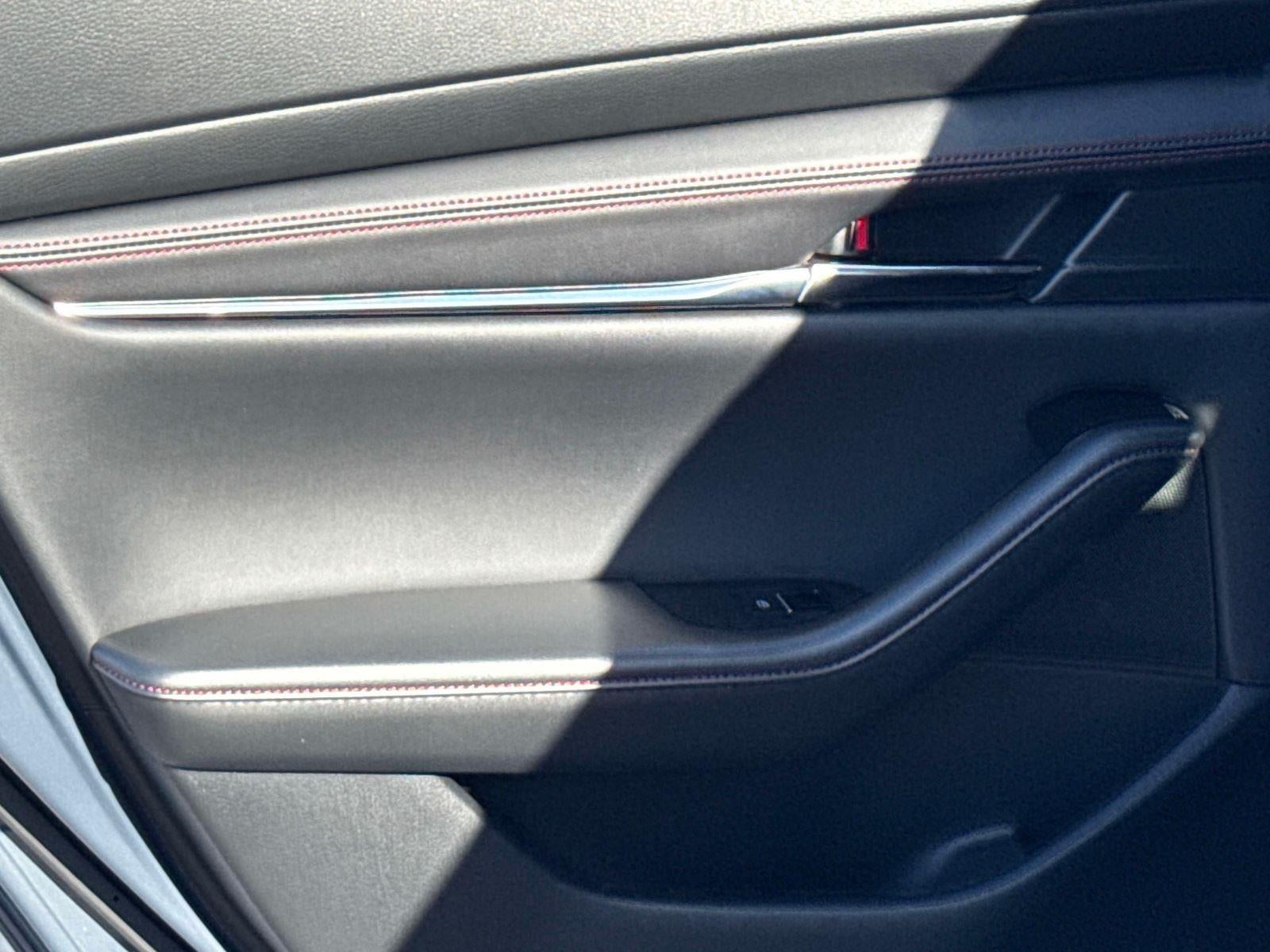 2026 Mazda Mazda3 Hatchback 2.5 S Carbon Edition AWD