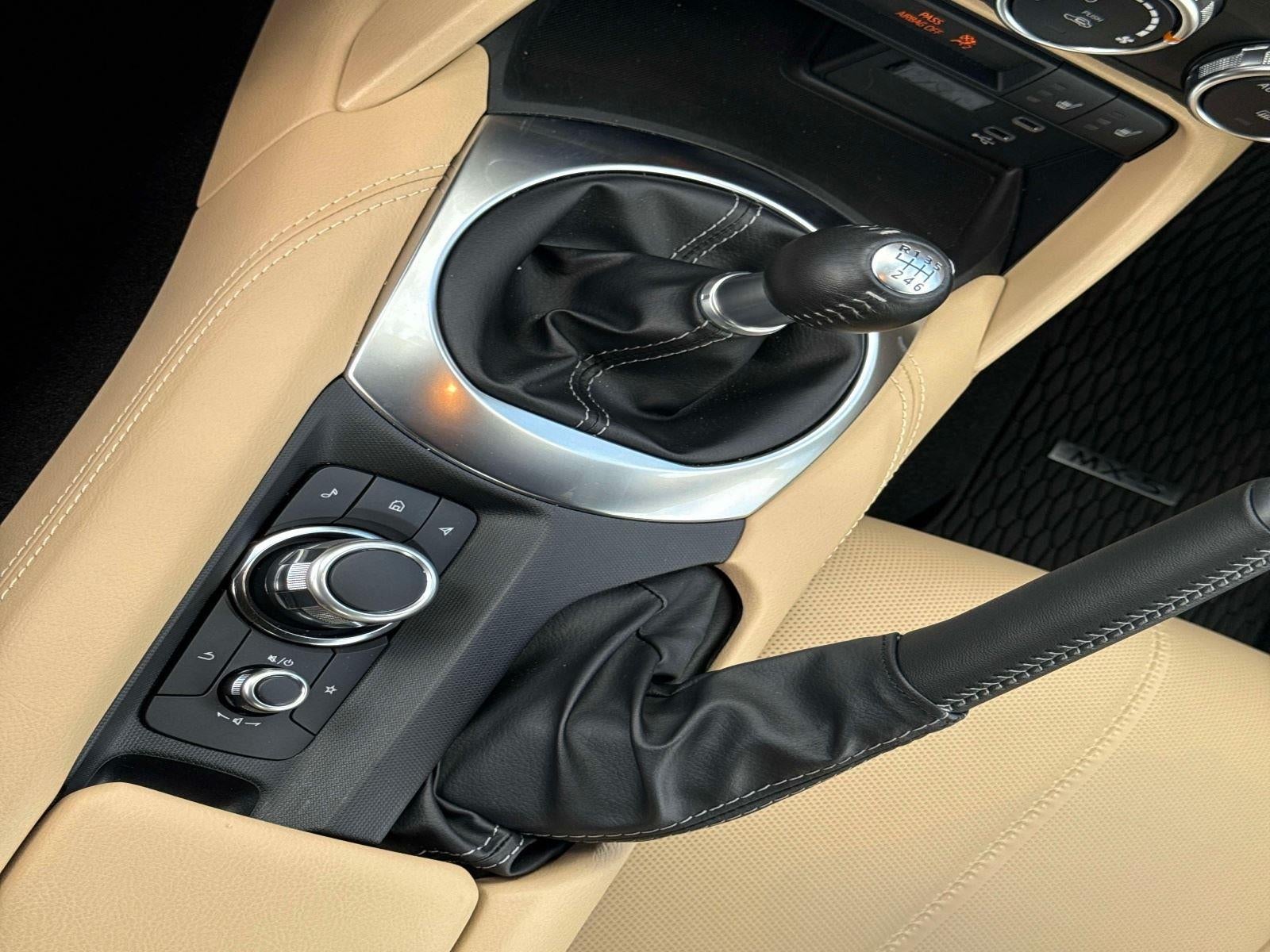 2025 Mazda Mazda MX-5 Miata RF Base