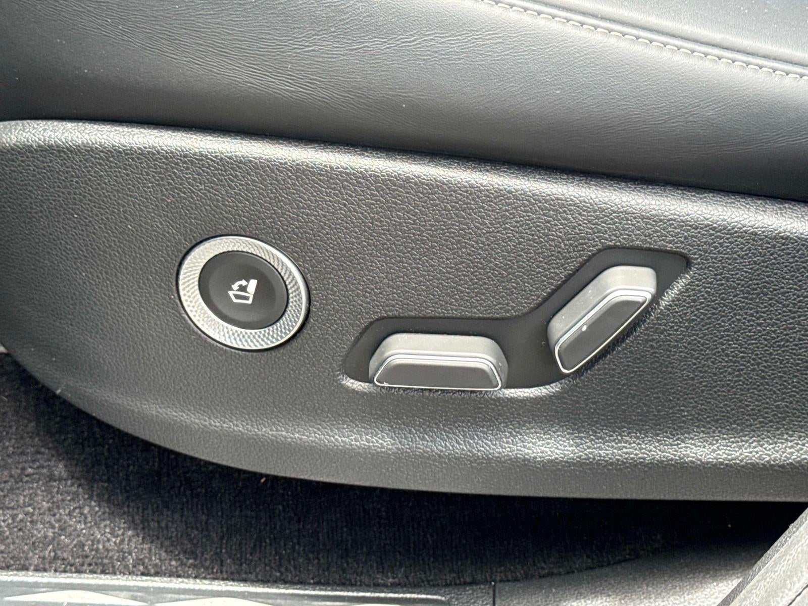 2024 Genesis GV80 Base