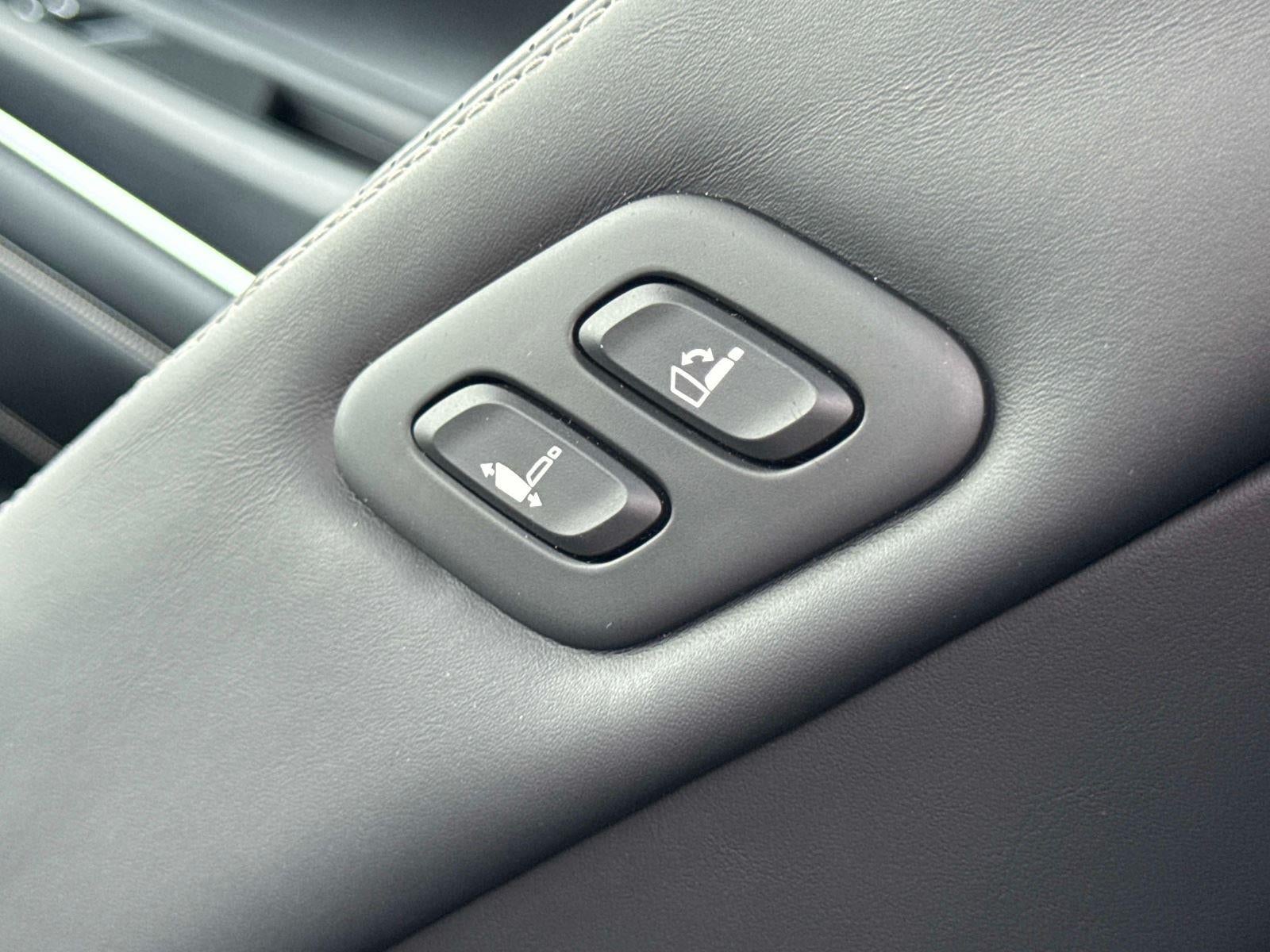 2024 Genesis GV80 Base
