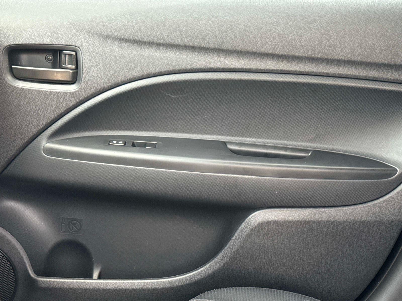 2017 Mitsubishi Mirage ES