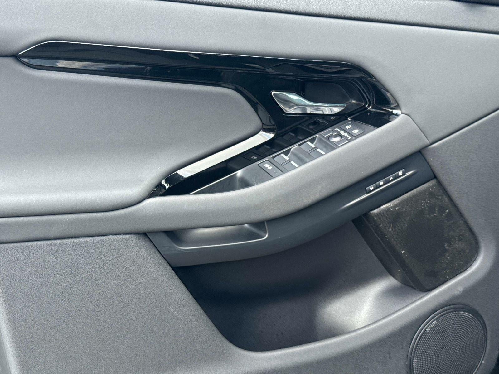 2025 Land Rover Range Rover Evoque Dynamic SE