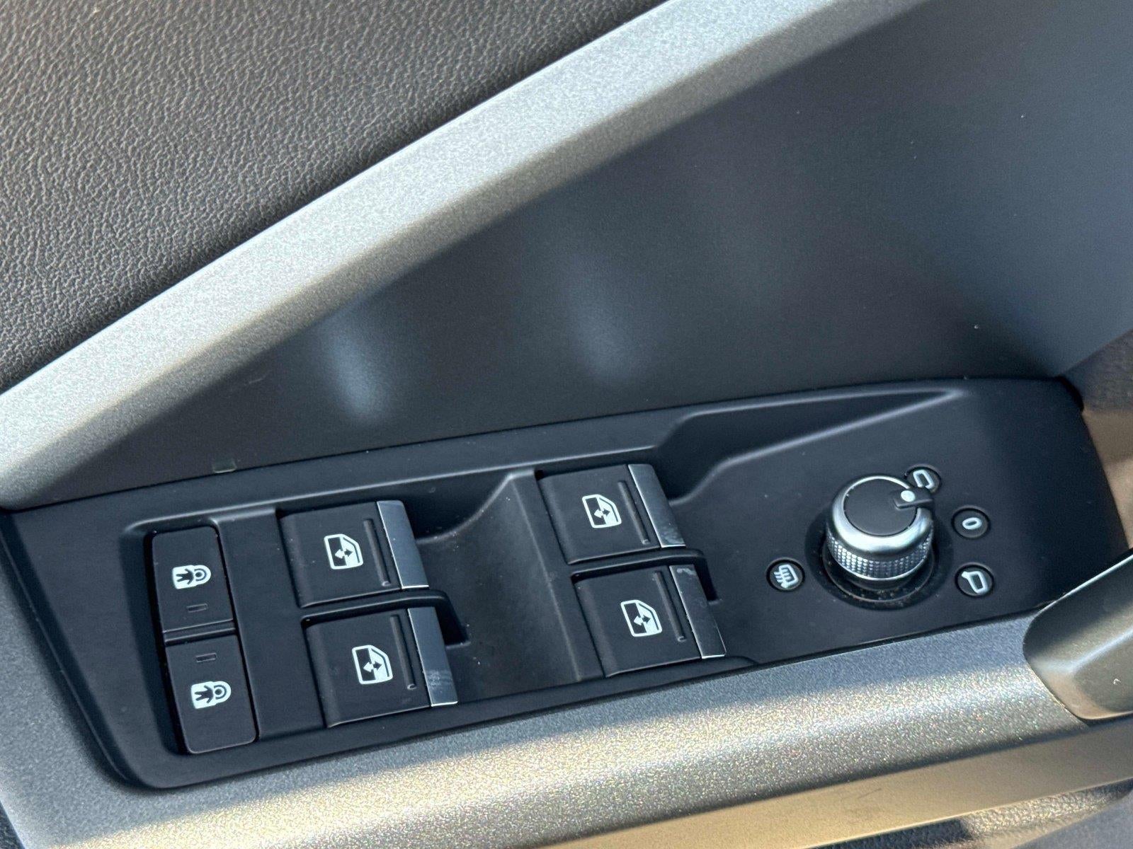 2020 Audi Q3 S line Premium Plus