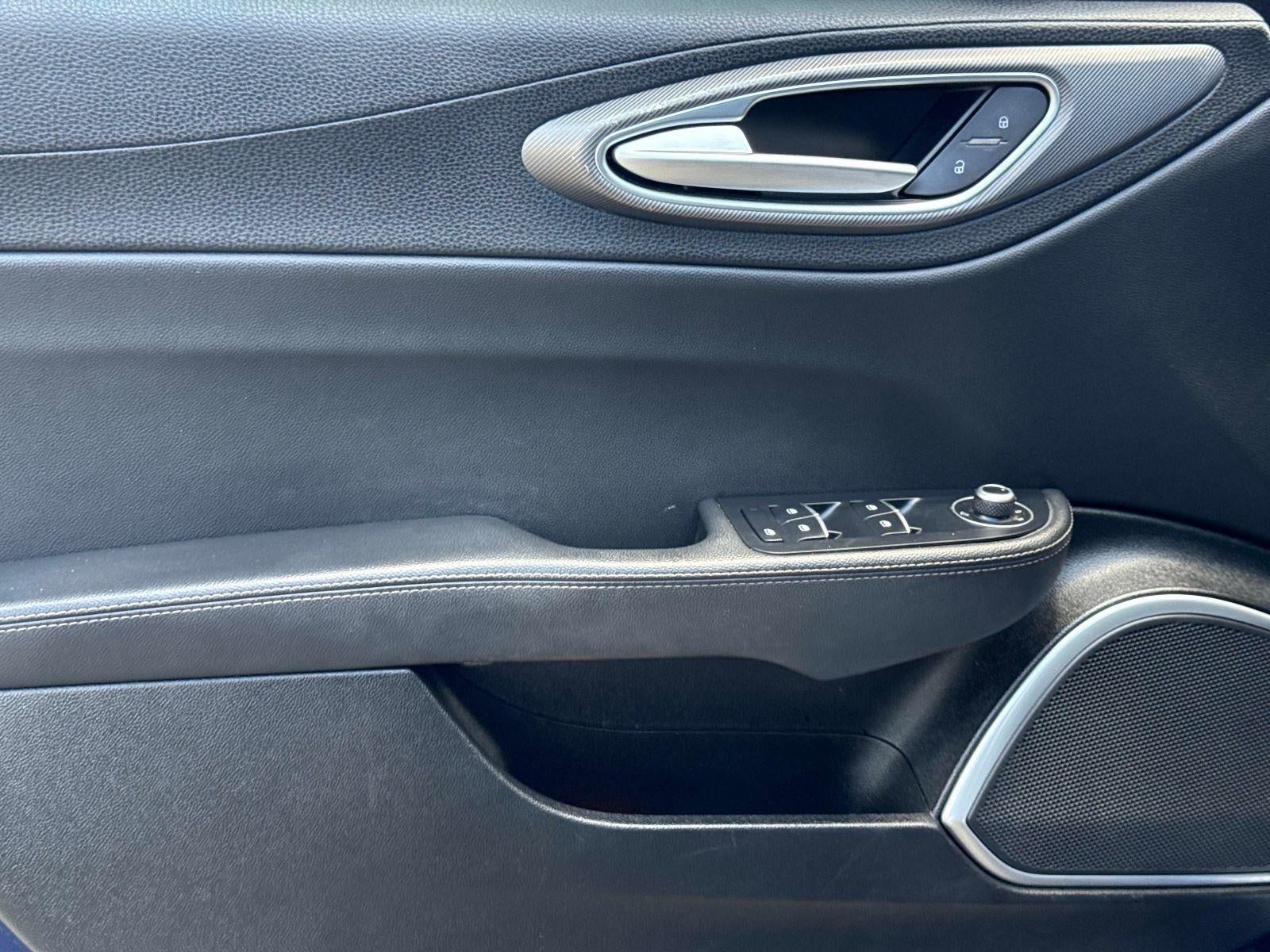 2017 Alfa Romeo Giulia Base