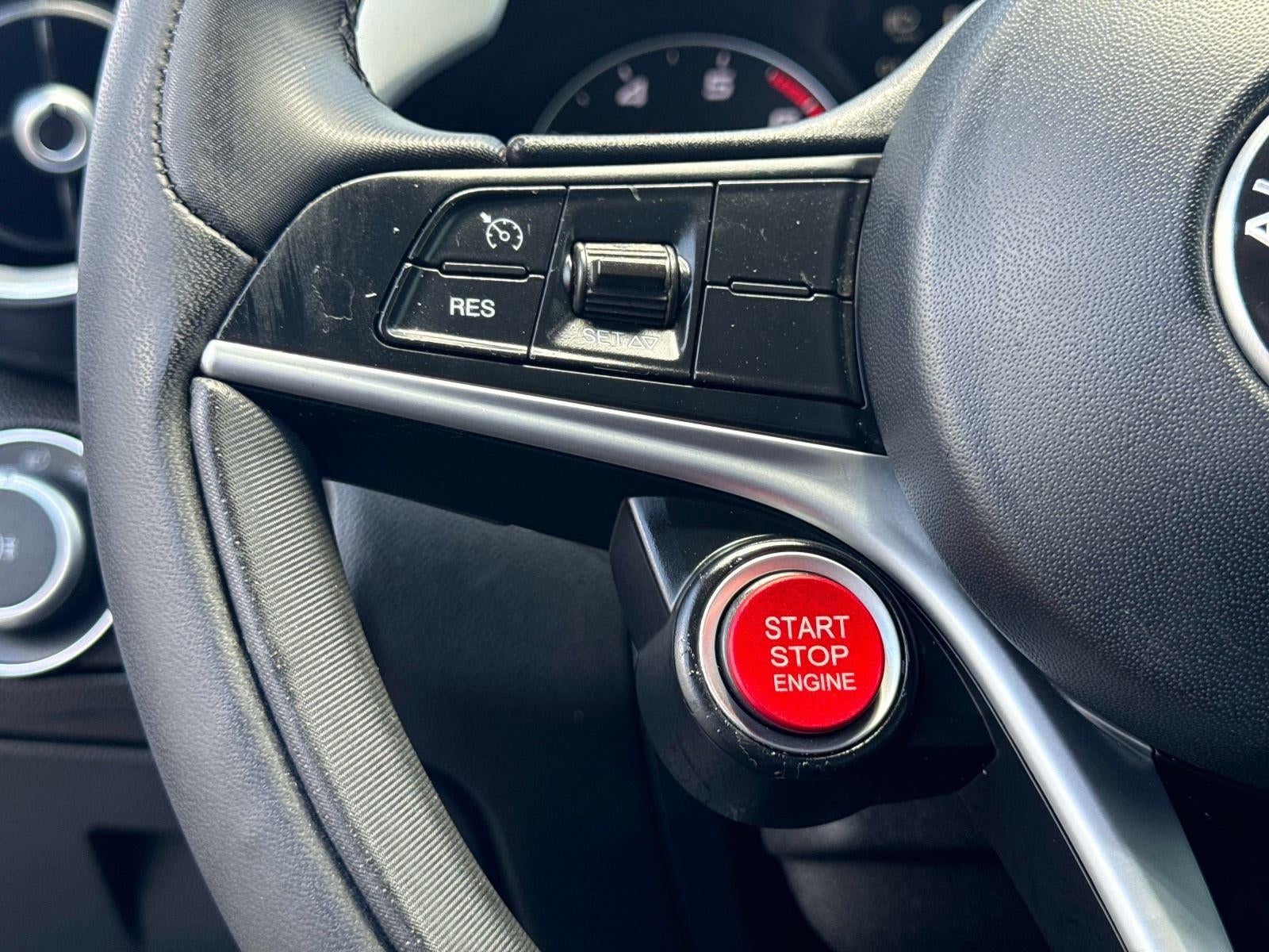 2017 Alfa Romeo Giulia Base